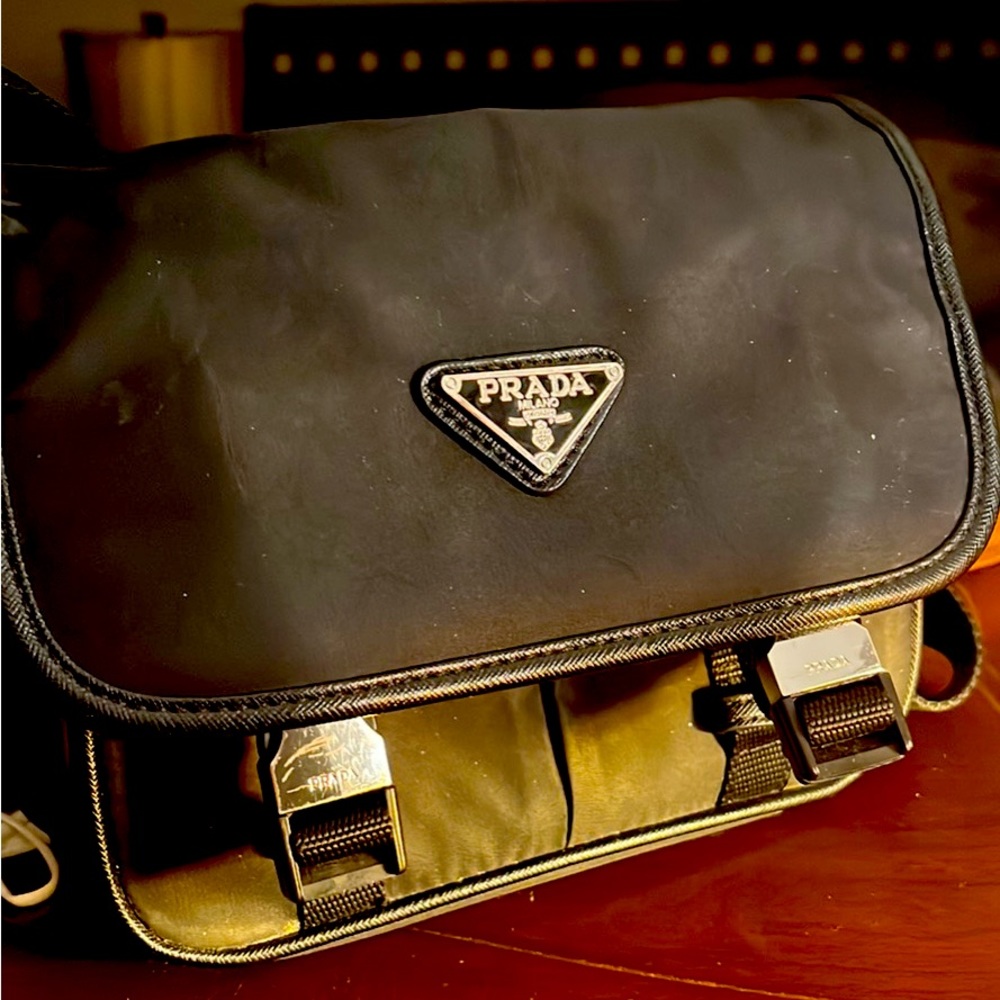 Black Prada messenger bad